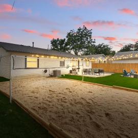 Modern Open-Concept 4-BD 3-BA with Backyard