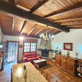 Casa Rural Oliver - Bardenas, hotel u gradu 'Valtierra'