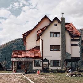 La Fântâniţa-Refugiu în natură & bucătărie locală