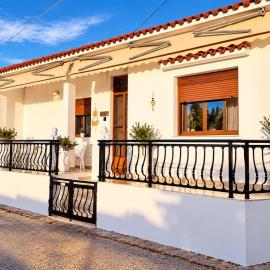 Villa Maronia, hotel Maroníában