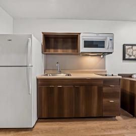 WoodSpring Suites Loves Park - Rockford, khách sạn ở Loves Park