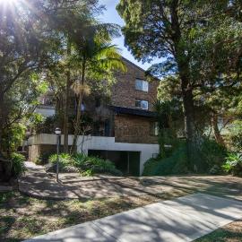 Stylish 3-Bed Newport Stay with Balcony