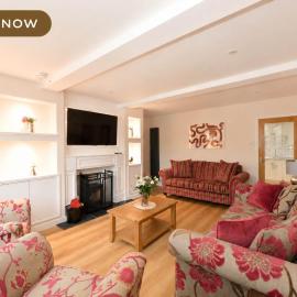 The Galloway Steading: Countryside Family Retreat with Sauna and Hot tub, hotel en Glenluce