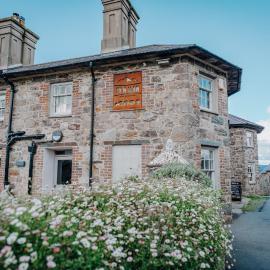 Ty'n Llan- tafarn gymunedol- community pub