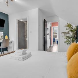 The Tide Top -Top-Floor 1-Bed, Full Kitchen, Sofa Bed for Extra Guests