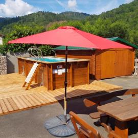 Chalet chaleureux à Cornimont avec piscine privée, מלון בקורנימו