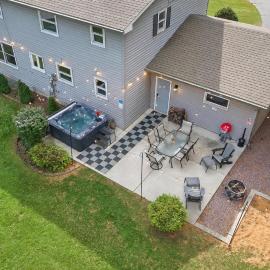 The Hemlock/Hot Tub/Golf/Private Yard, hotel in Spring Green