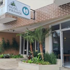 Hotel Piramide, hotell i Eldorado
