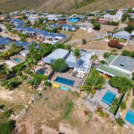 Villa with pool sea view and kayaks