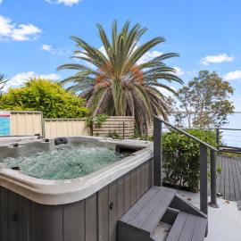 Lakeshore Retreat
