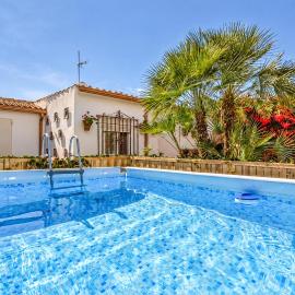 Stunning Home In Córdoba With Private Swimming Pool, Can Be Inside Or Outside