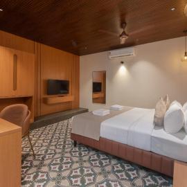 Hotel Shoolin Comforts، فندق في منغالور