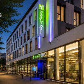 Holiday Inn Express Stuttgart-Waiblingen by IHG، فندق في فايبلينغن