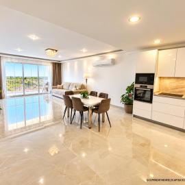 Ta' Ċenċ Heights, Luxury Stay, Pool & Views