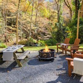 3BR House with BBQ & Fire pit Bryson City, khách sạn ở Bryson City