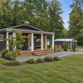 Pet-Friendly Newly Renovated Cabin, Beautiful Hudson Valley Setting โรงแรมในAncram