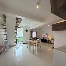 Airport Family Loft Condo by A&C