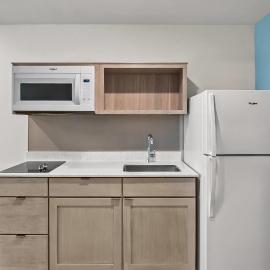 WoodSpring Suites Newington - Hartford South, khách sạn ở Newington