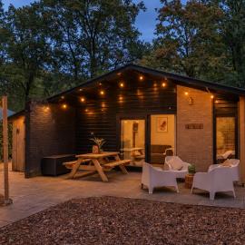 Bungalow Amber with Private Hot Tub and Sauna