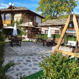Семеен хотел Скендерова Къща, hotel en Leshten