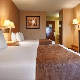 Viesnīca SureStay Plus Hotel by Best Western Roanoke Rapids I-95 pilsētā Ronoukrapidsa