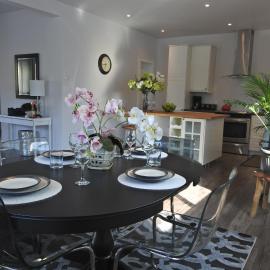 Black Rooster Guesthouse, khách sạn ở Prince Rupert