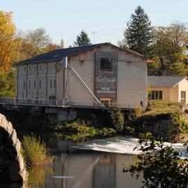 Au Moulin des Ecorces: Dole şehrinde bir otel