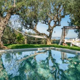 Vafias Villa - Tranquil Location, Ideal for Large Groups, by ZanteWize, hotel in Lithakia