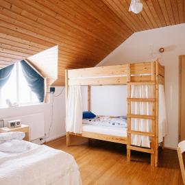 Skorrahestar, hotel i Neskaupstaður