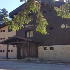 Hunting Residence Lodge, hotel di Panichishte