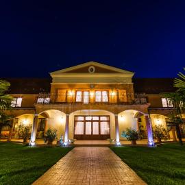 Vinum Hotel, hotel din Kiskőrös