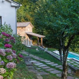 SASSO AL MELO - Apartments, hotel v destinaci Cutigliano