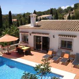 Sea Breeze Villa Escape, hotel i Pedramala