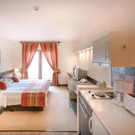 Hotel Kalma, Kalma Villa, Apart Hotel, hotel di Hévíz