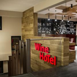 Wine Hotel Chisinau โรงแรมในคีชีเนา