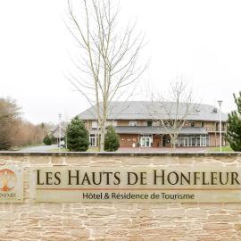Adonis Hauts De Honfleur, Hotel in Équemauville