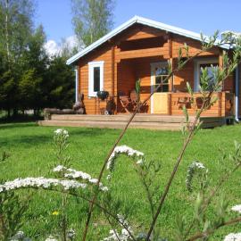 Lepametsa Holiday Houses، فندق في Nasva