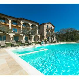 Ca' Barbini Resort, hotel en Garda