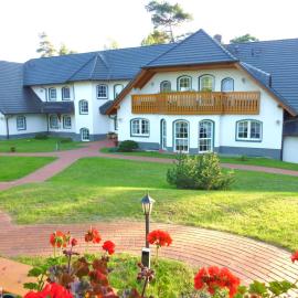 Landhaus Müritzgarten Hotel garni, hotel in Röbel