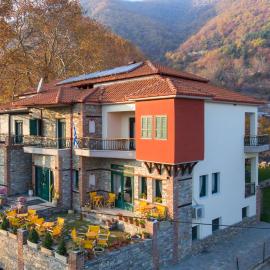 Evzin Hotel, hotel Káto Lutrákiban