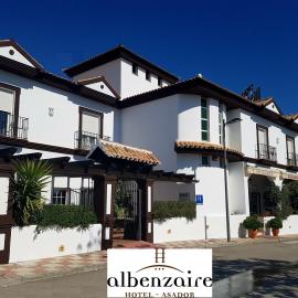 Albenzaire Hotel Asador, hotell i Fuensanta