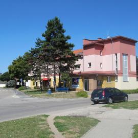 Kulturně Společenské Centrum、Hruškyのホテル