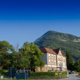 Hôtel Lac Et Forêt, hotel i Saint-André-les-Alpes