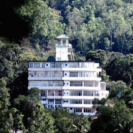Auslink Hotel, מלון בAmunumulla