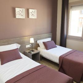 Hostal Fonda Montserrat, hotell sihtkohas Cambrils