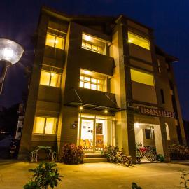 Backpacker B&B, Hotel in Jinning