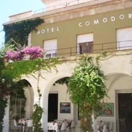 Hotel Comodoro, ξενοδοχείο σε Portbou