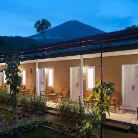 Rinjani Garden Syariah by ecommerceloka, hotel in Sembalun Lawang