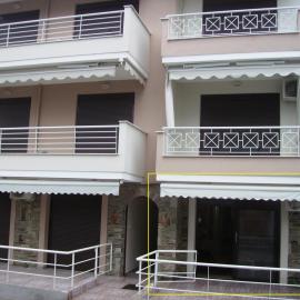 Luxury apartment by the beach, hotel in Nea Peramos