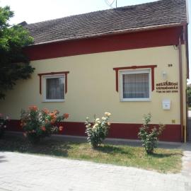 Belvárosi Vendégház, hotel in Orosháza